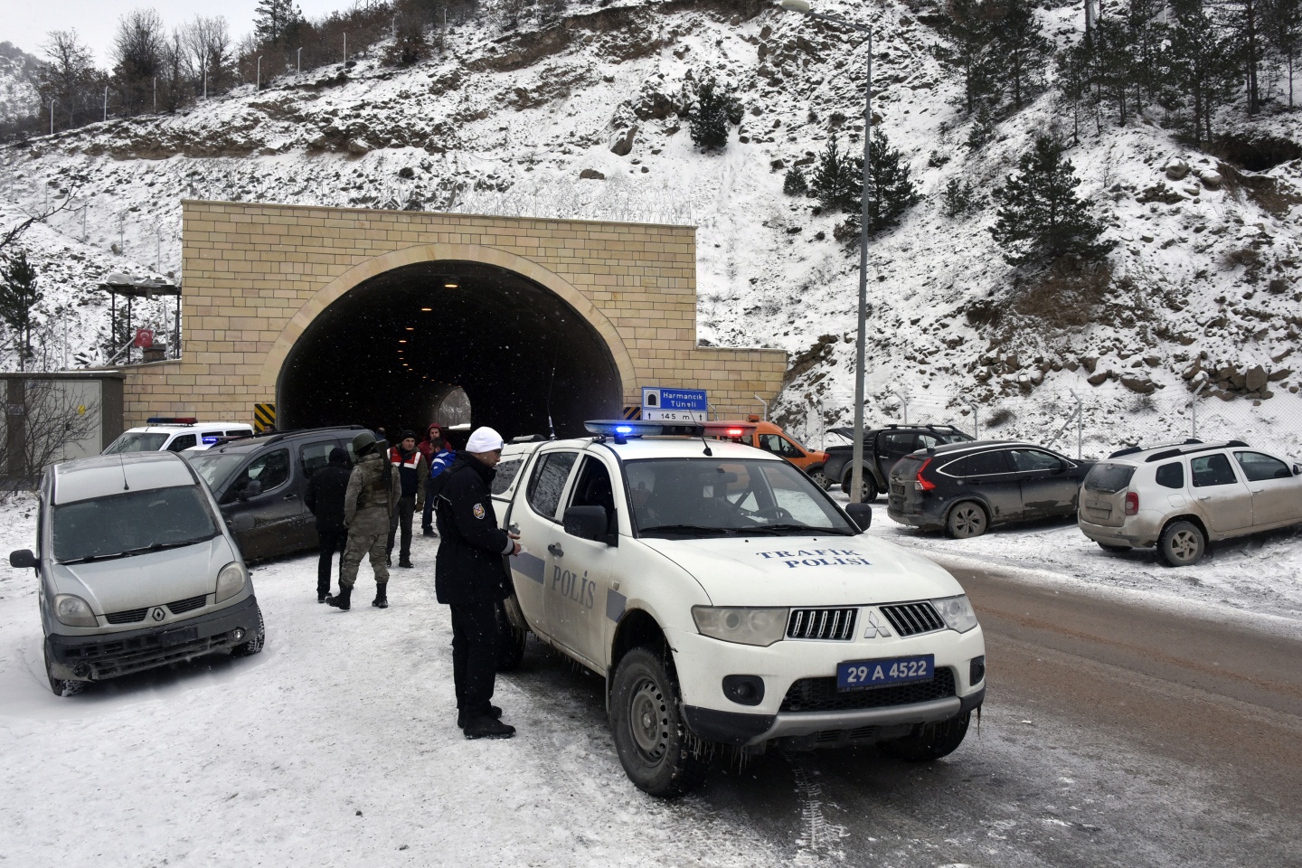 Gümüşhane’de kış lastiği faciası: 1 ölü 9