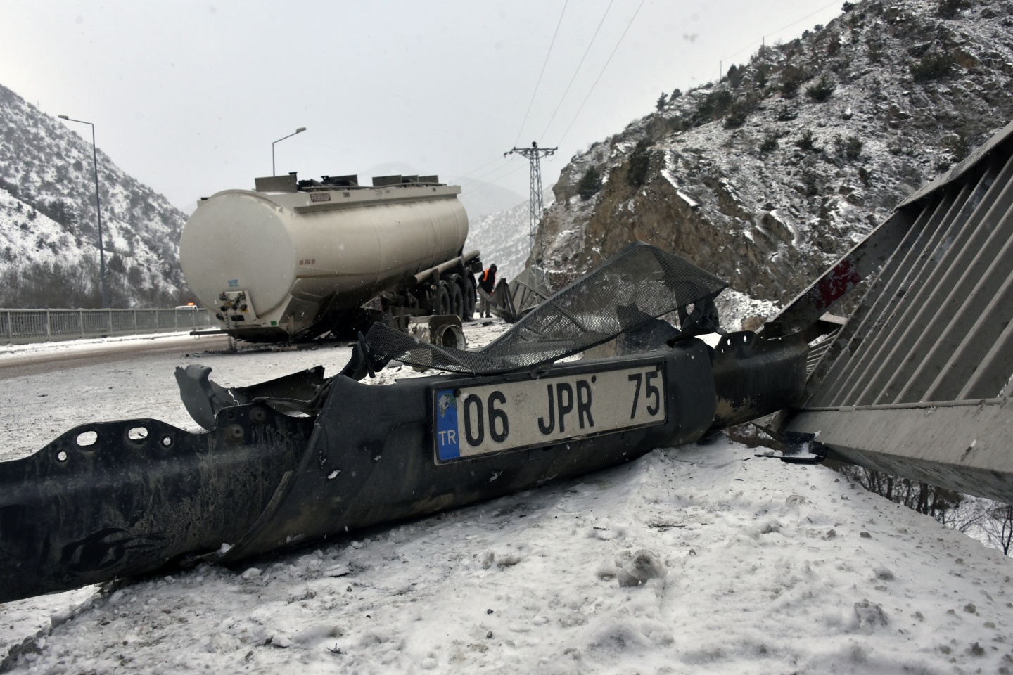 Gümüşhane’de kış lastiği faciası: 1 ölü 21