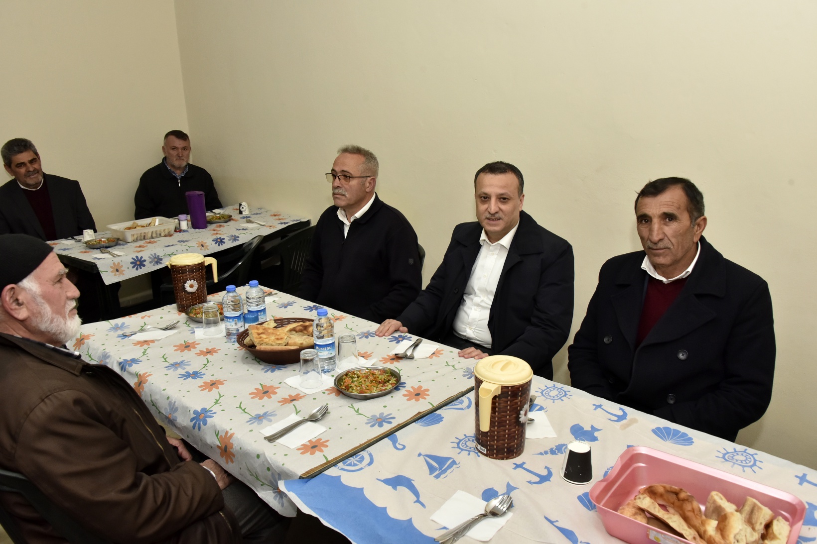 Vali Taşbilek Kırıklı köyünde iftar yaptı 4