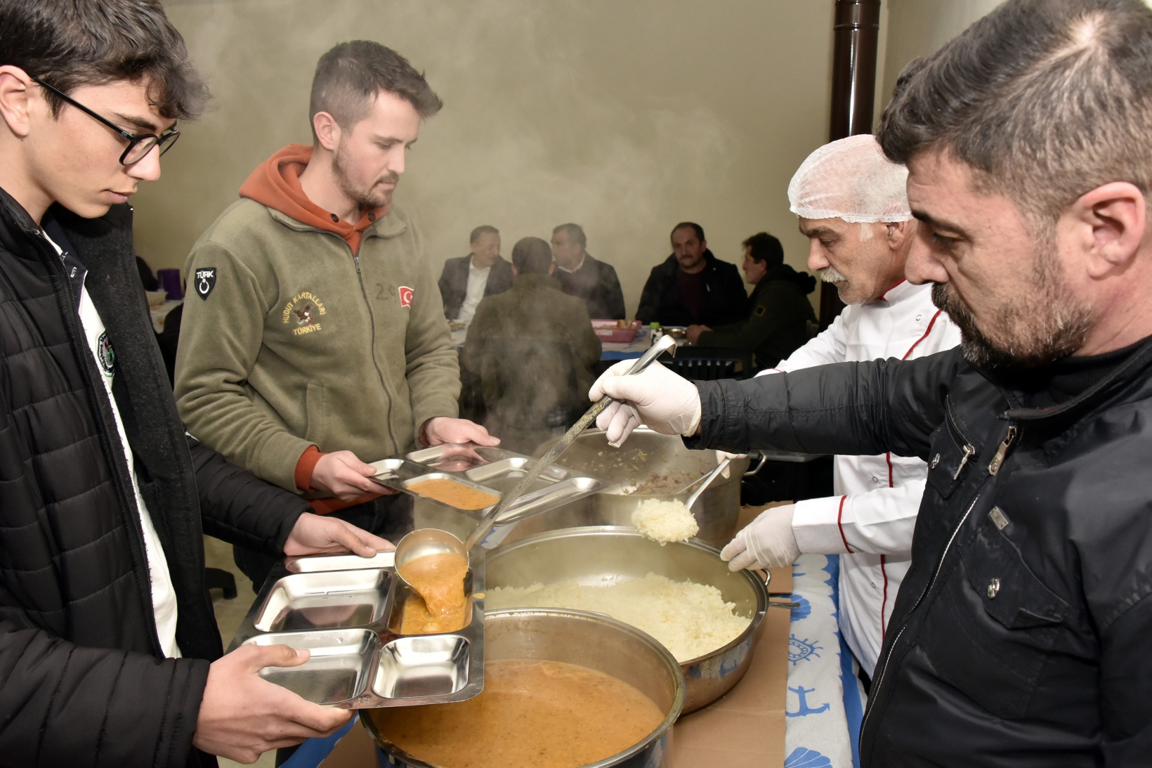 Vali Taşbilek Kırıklı köyünde iftar yaptı 11