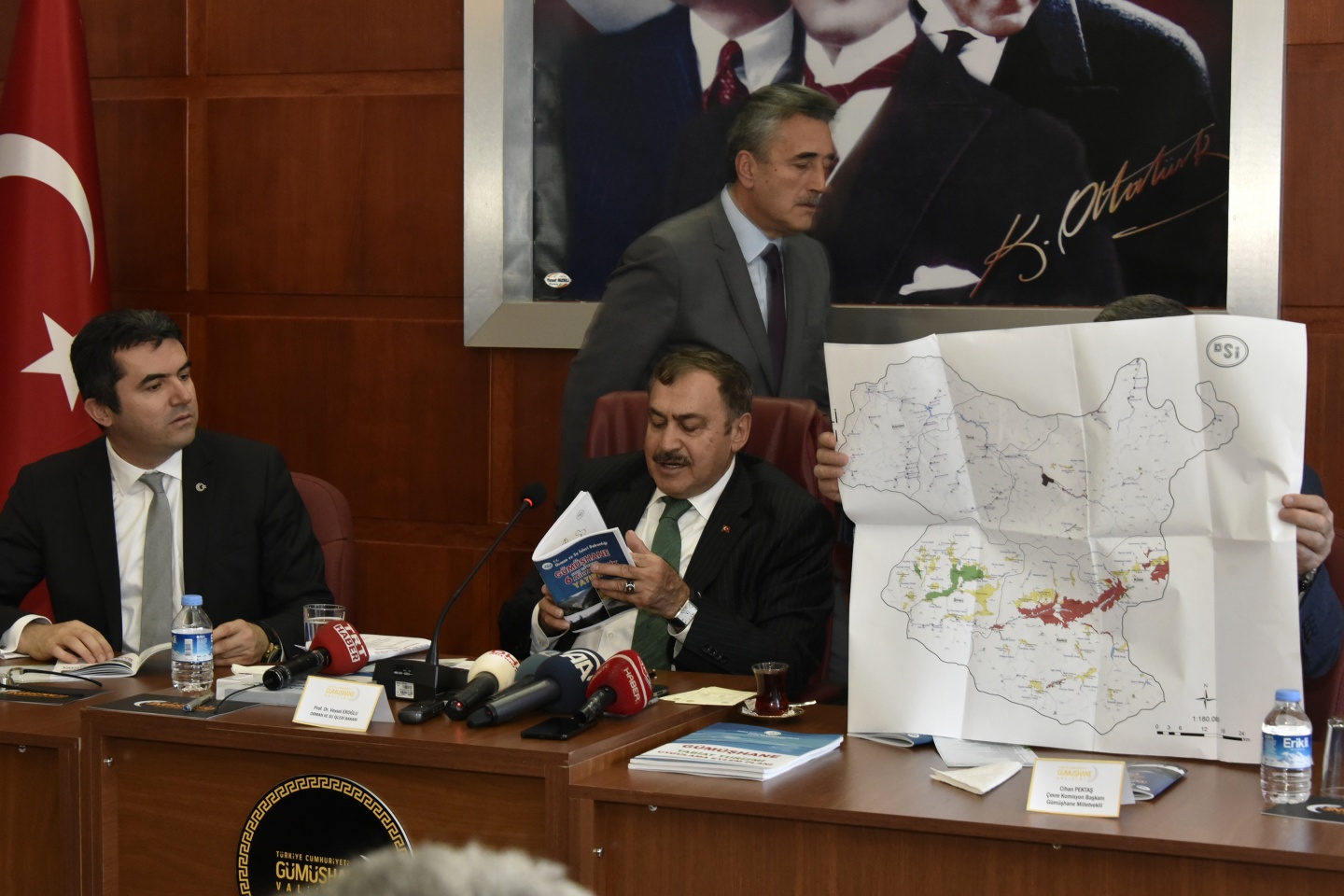 Bakan Eroğlu AK Parti teşkilatını ziyaret etti 26