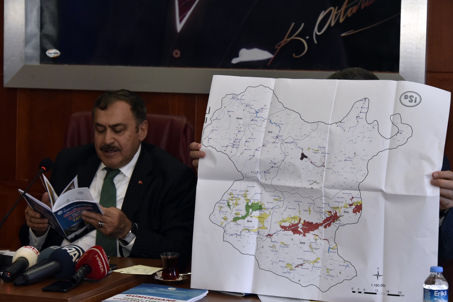 Bakan Eroğlu AK Parti teşkilatını ziyaret etti 12