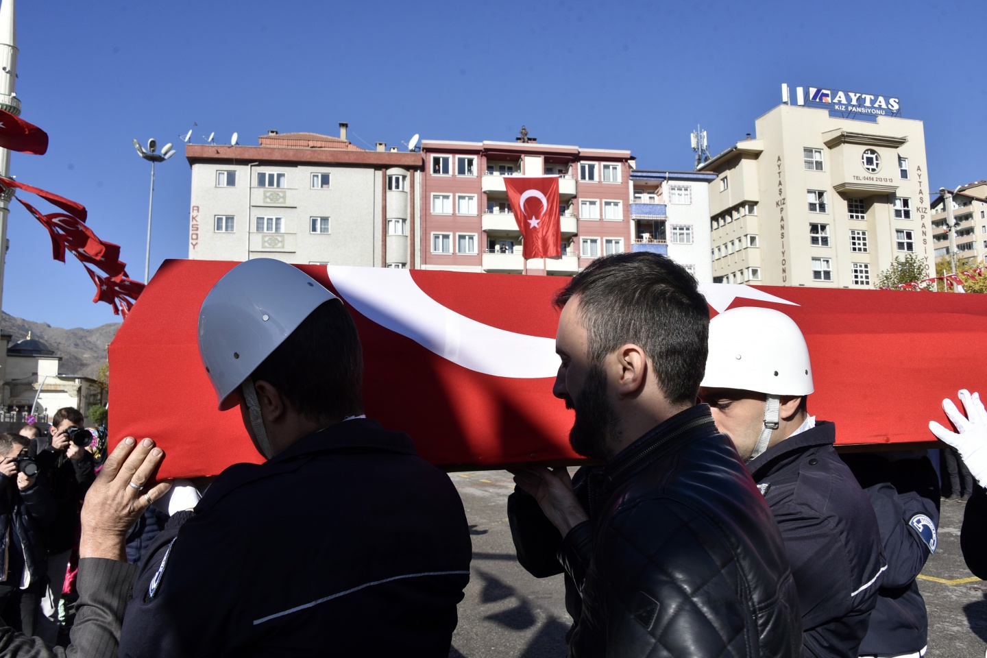 Şehit Baş Polis Memuru memleketine uğurlandı 4