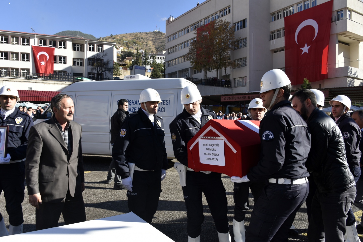 Şehit Baş Polis Memuru memleketine uğurlandı 1