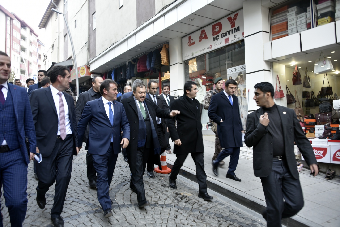 Bakan Eroğlu AK Parti teşkilatını ziyaret etti 7