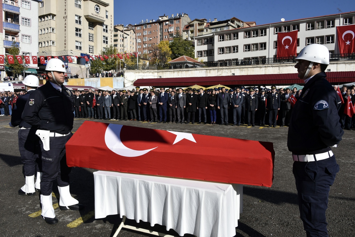 Şehit Baş Polis Memuru memleketine uğurlandı 3