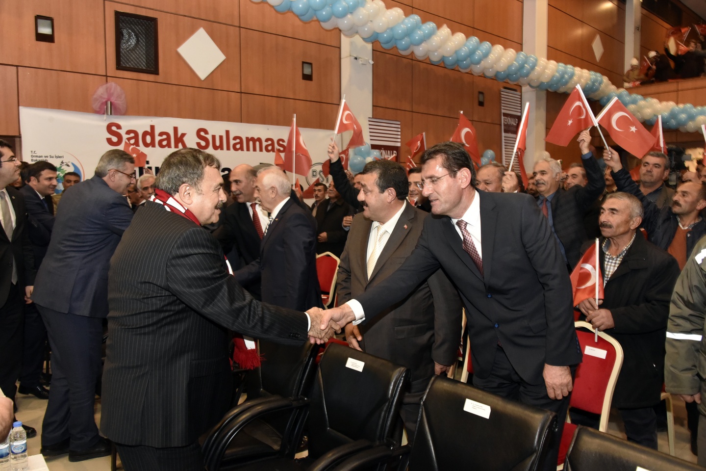 Bakan Eroğlu AK Parti teşkilatını ziyaret etti 38