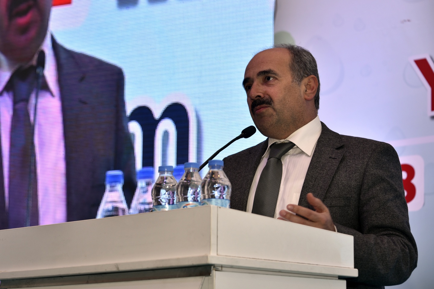 Bakan Eroğlu AK Parti teşkilatını ziyaret etti 43