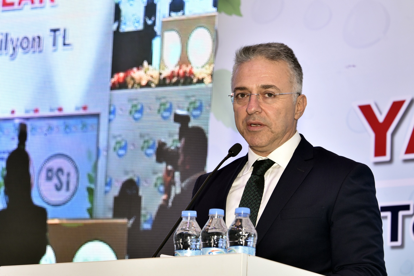 Bakan Eroğlu AK Parti teşkilatını ziyaret etti 54