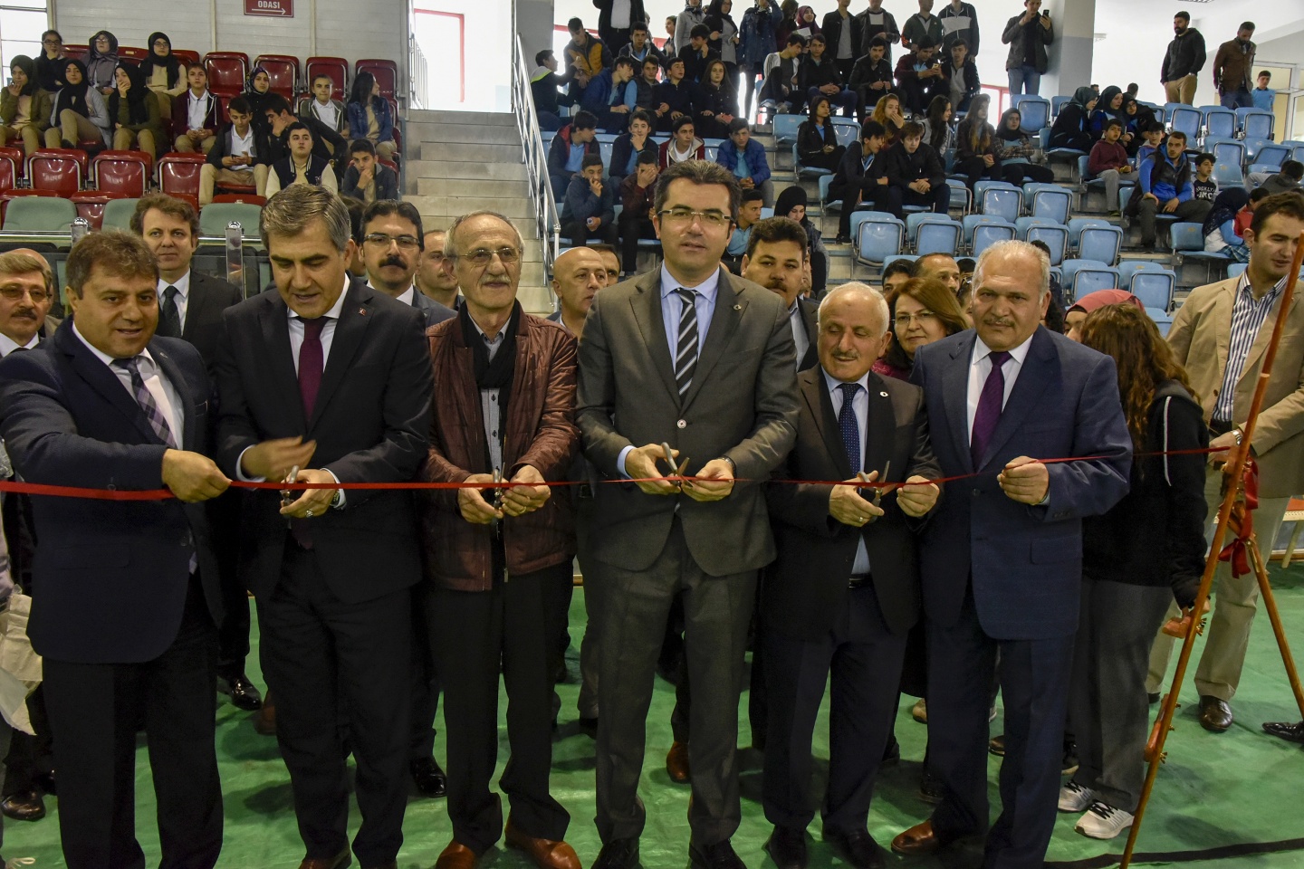 Geleceğin bilim adamları spor salonuna sığmadı 5