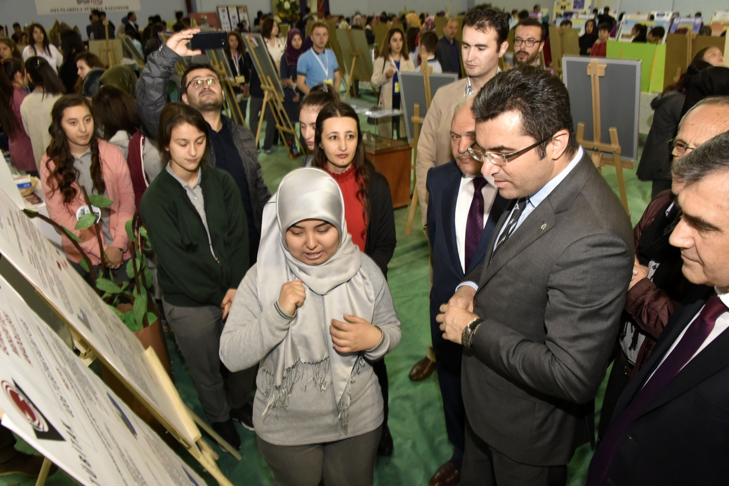 Geleceğin bilim adamları spor salonuna sığmadı 2