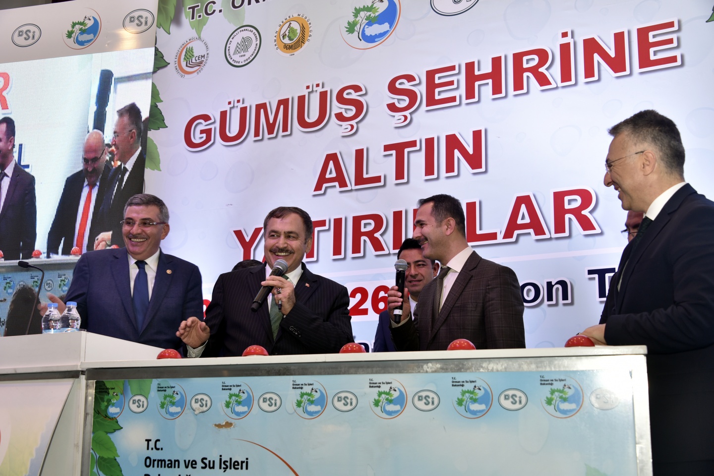 Bakan Eroğlu AK Parti teşkilatını ziyaret etti 83