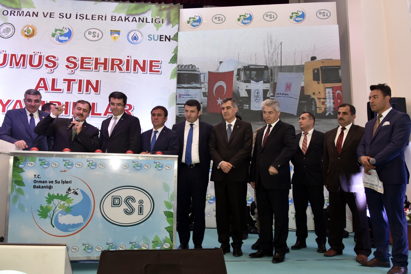 Bakan Eroğlu AK Parti teşkilatını ziyaret etti 88