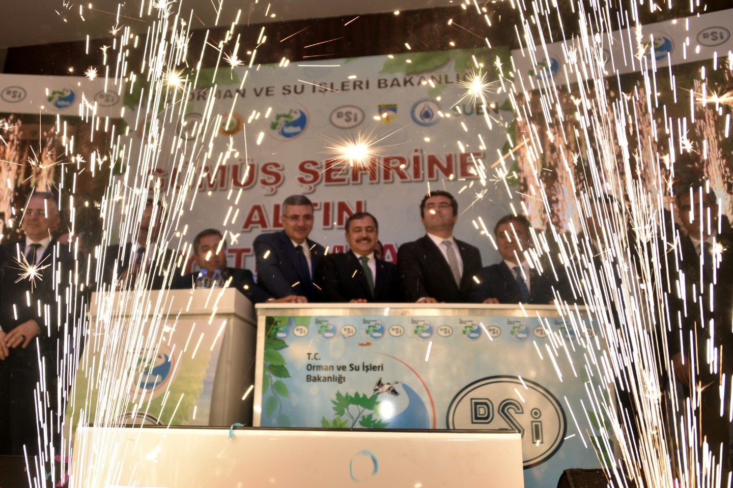 Bakan Eroğlu AK Parti teşkilatını ziyaret etti 18