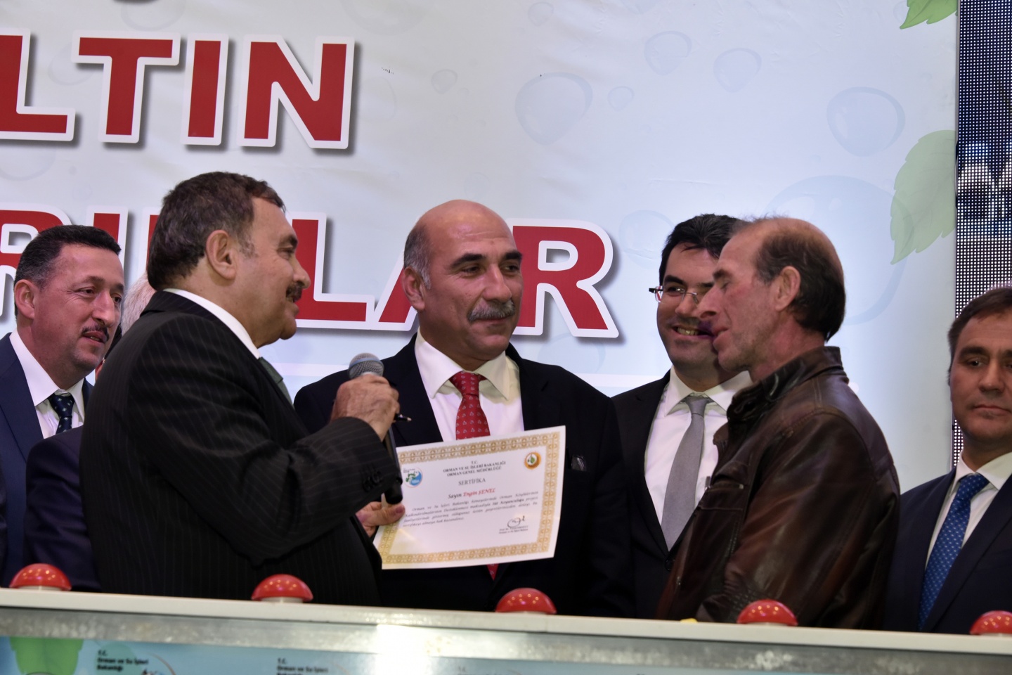 Bakan Eroğlu AK Parti teşkilatını ziyaret etti 63