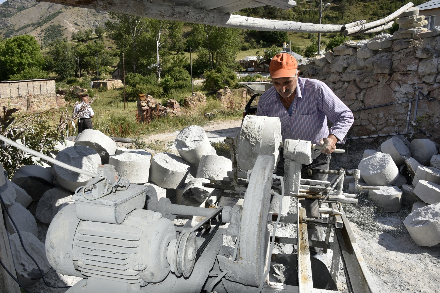 Ekmeğini taştan çıkaran son usta 38