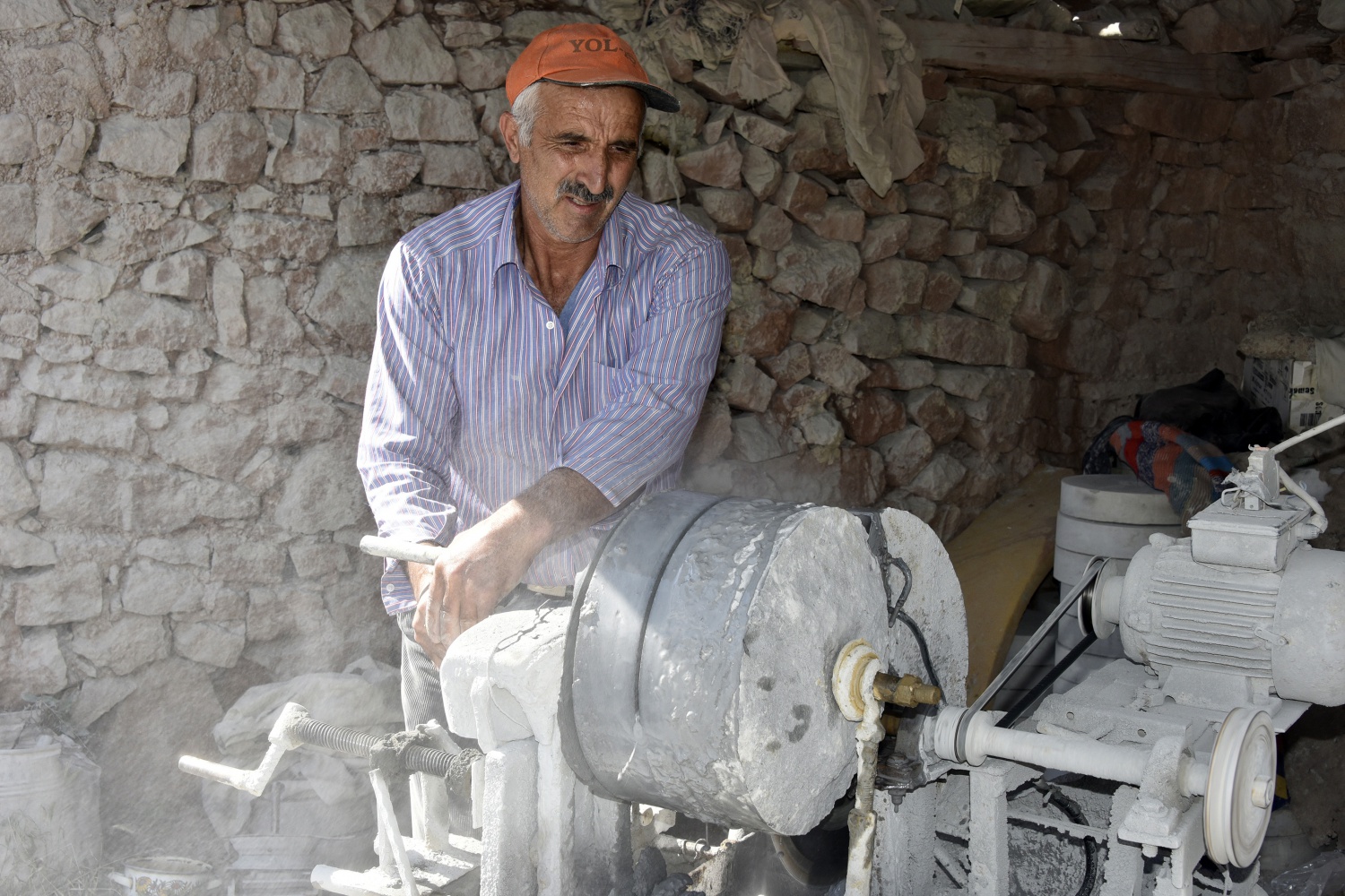 Ekmeğini taştan çıkaran son usta 24