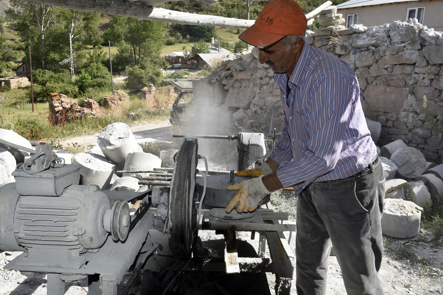 Ekmeğini taştan çıkaran son usta 34