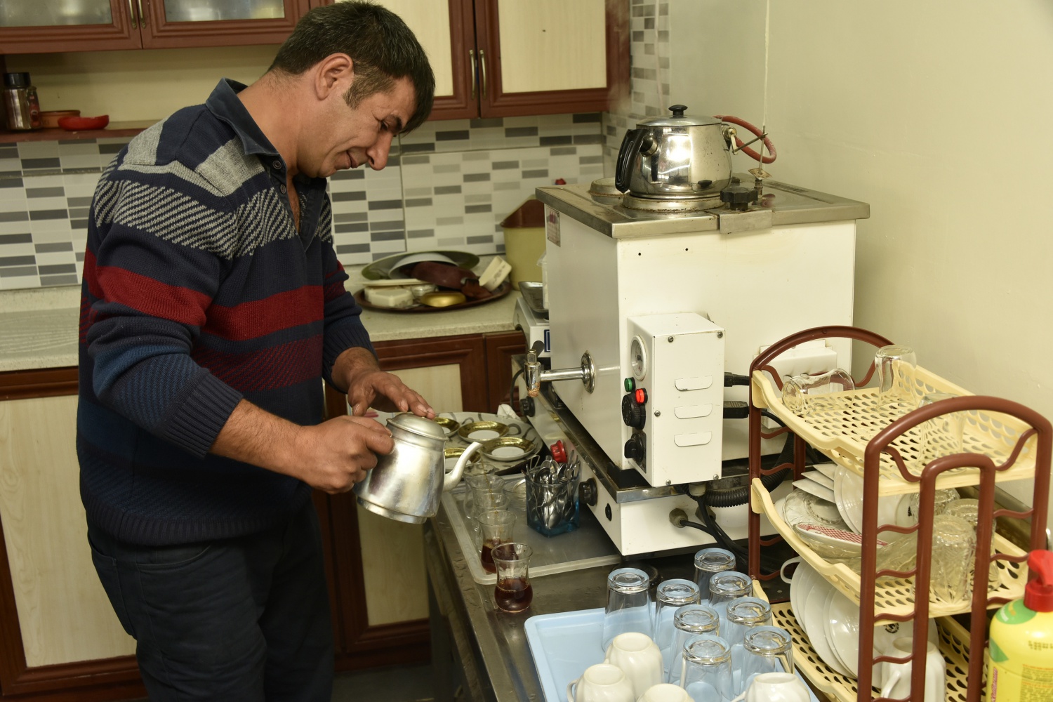 Azerbaycanlı gelin Özkürtün'de lokanta açtı 3