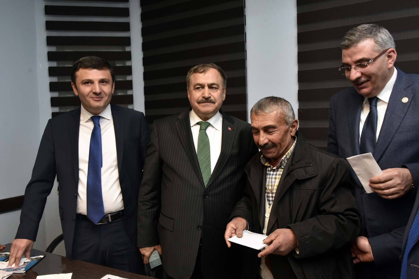Bakan Eroğlu AK Parti teşkilatını ziyaret etti 51