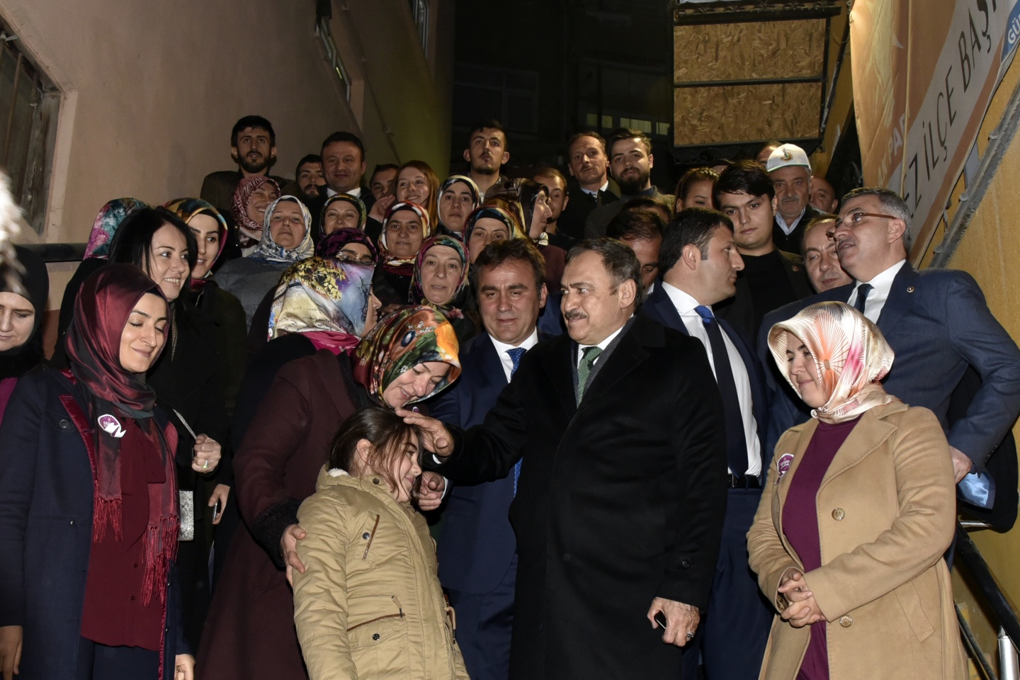 Bakan Eroğlu AK Parti teşkilatını ziyaret etti 33