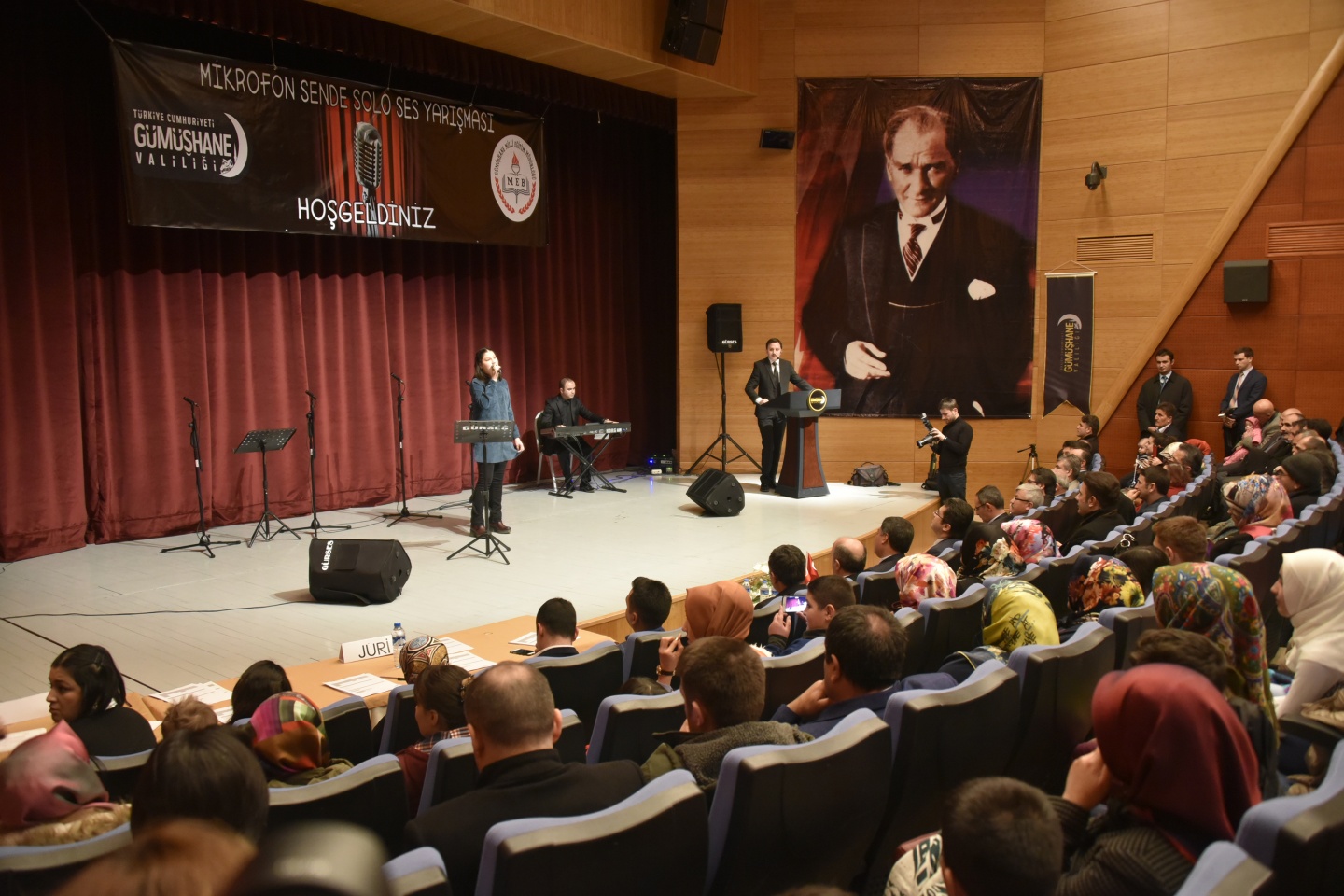 ‘Mikrofon Sende Solo Ses Yarışmasının’ finalleri yapıldı 11