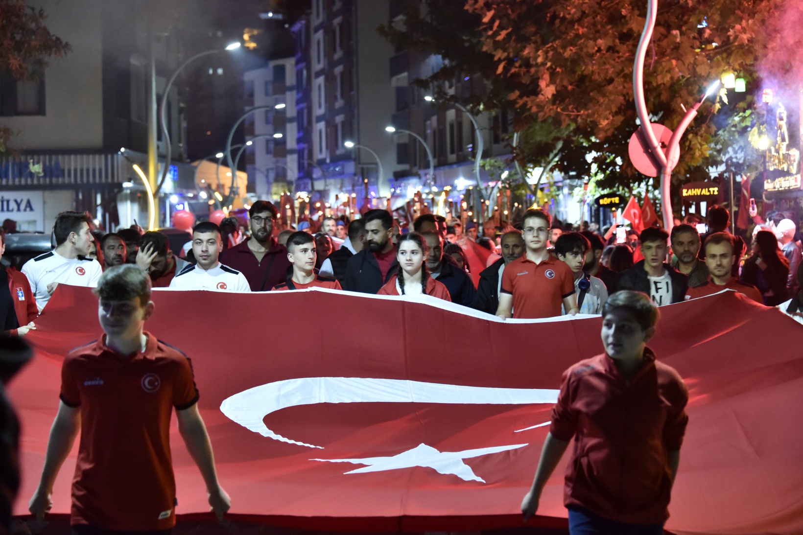 Gümüşhane’de fener alayı yürüyüşü gerçekleştirildi   107