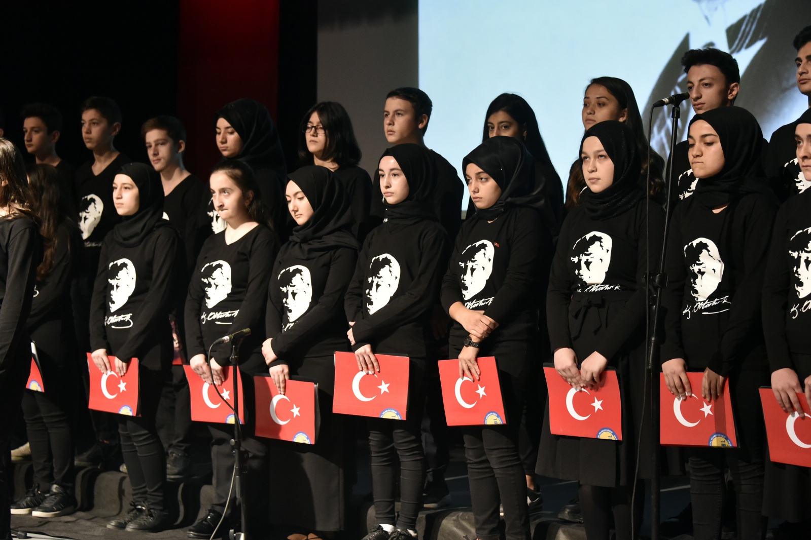 Gazi Mustafa Kemal Atatürk vefatının 81.yılında Gümüşhane’de anıldı 21