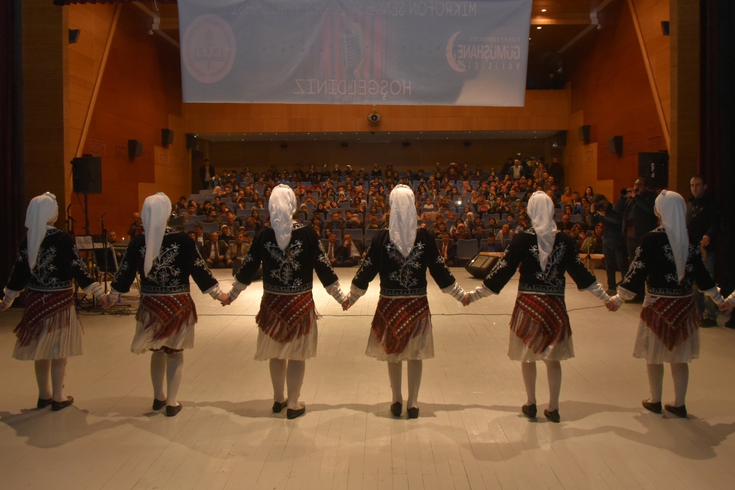 ‘Mikrofon Sende Solo Ses Yarışmasının’ finalleri yapıldı 22