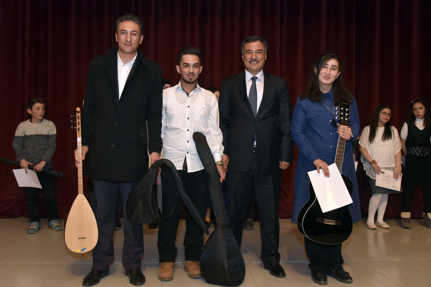 ‘Mikrofon Sende Solo Ses Yarışmasının’ finalleri yapıldı 18