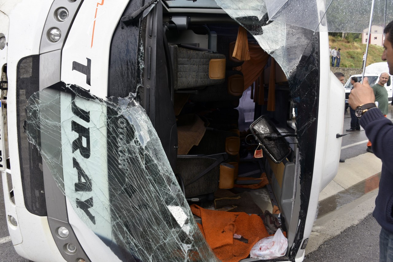 Torul'da trafik kazası: 13 yaralı 3