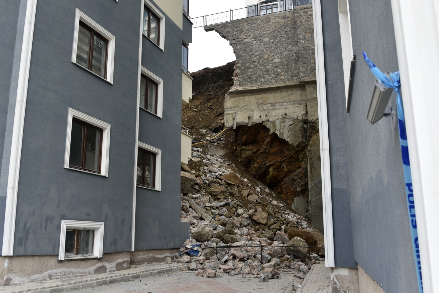 Felaketin boyutları gün ışıyınca ortaya çıktı 2