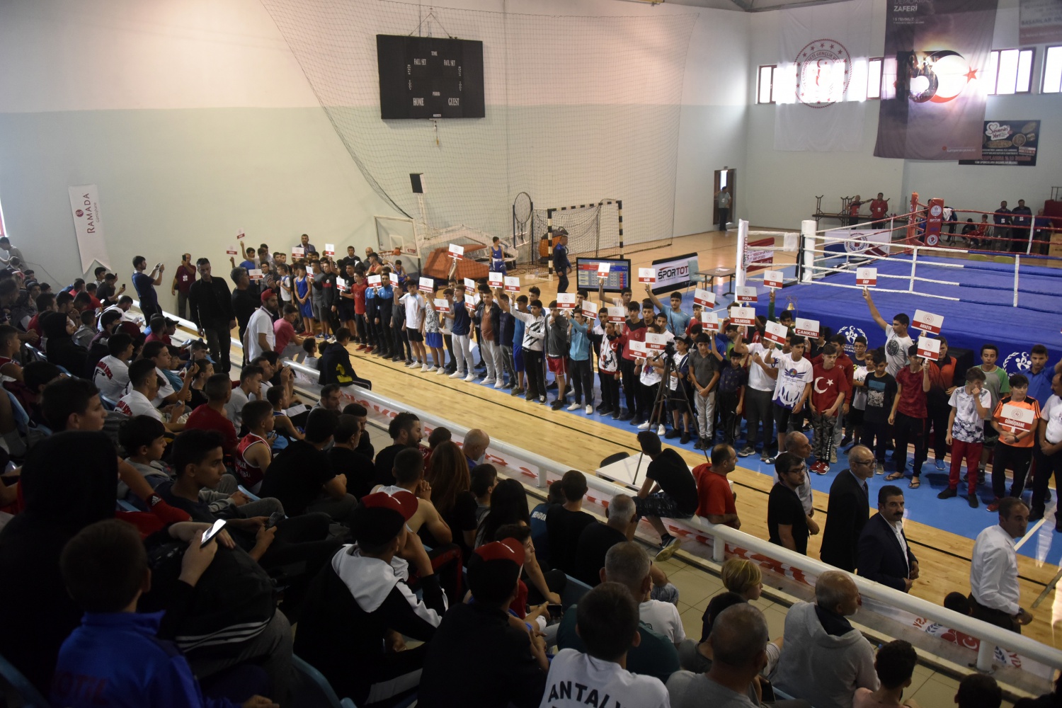 Üst Minikler Türkiye Ferdi Boks Şampiyonası Gümüşhane’de başladı 17