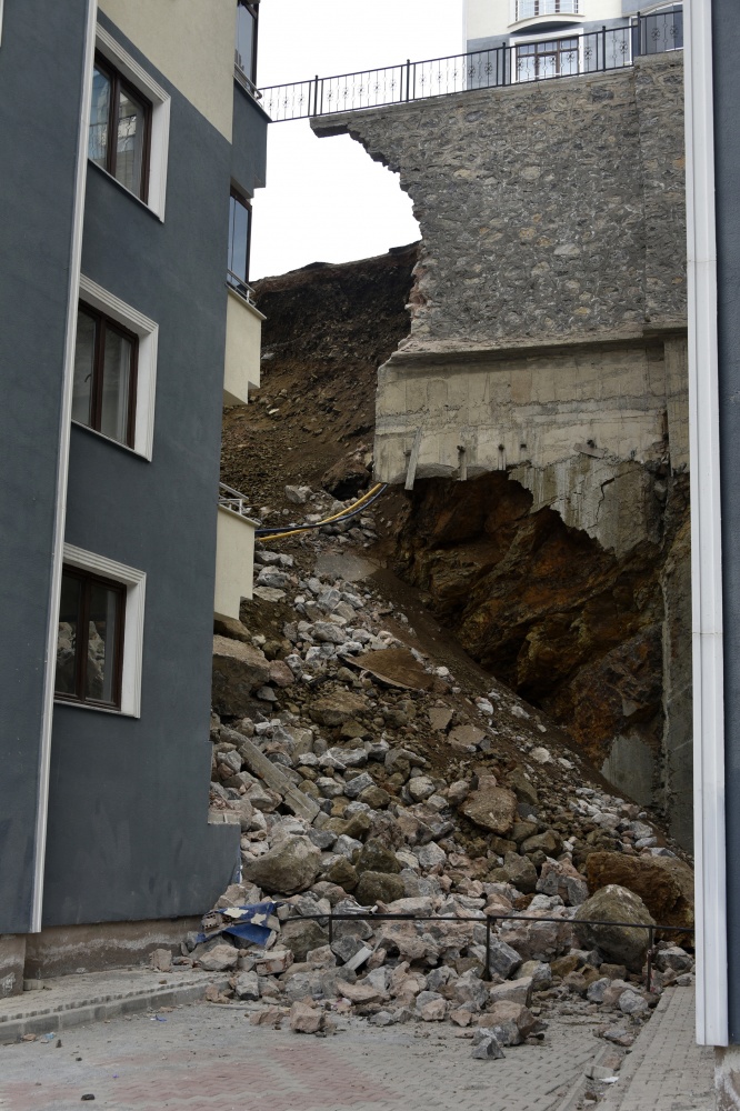 Felaketin boyutları gün ışıyınca ortaya çıktı 1