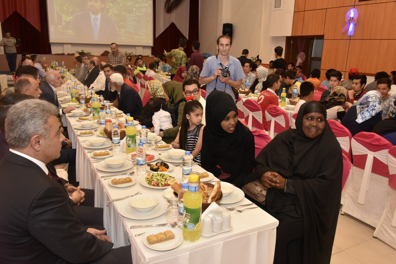 Gümüşhane'deki göçmenler iftar yemeğinde buluştu 4