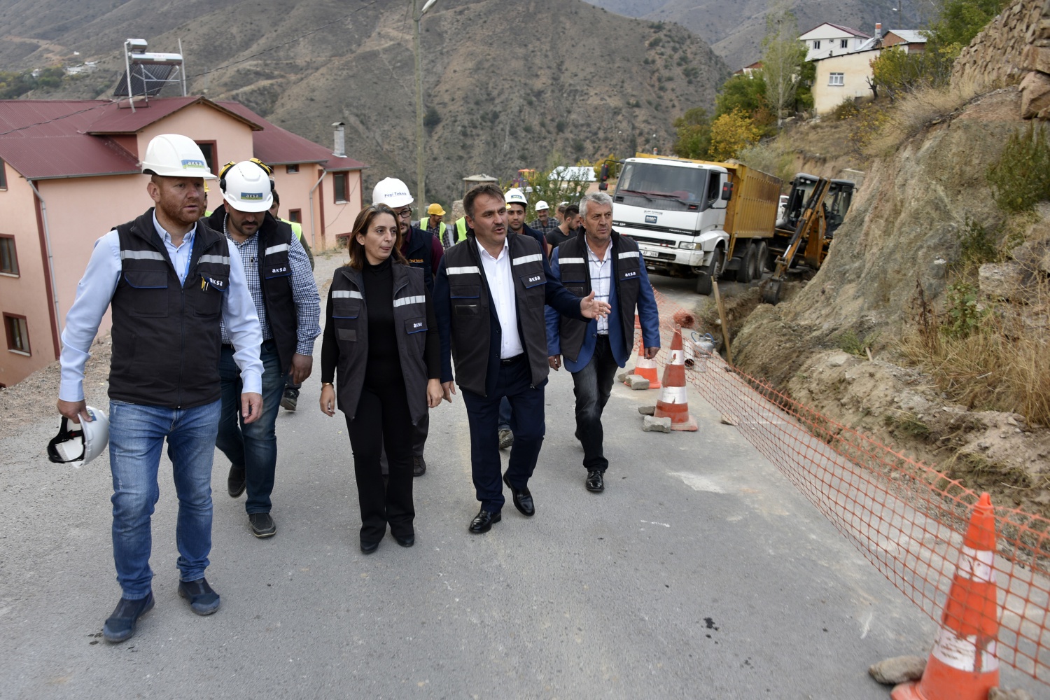 Akçakale’ye doğalgaz için ilk kazma vuruldu 1