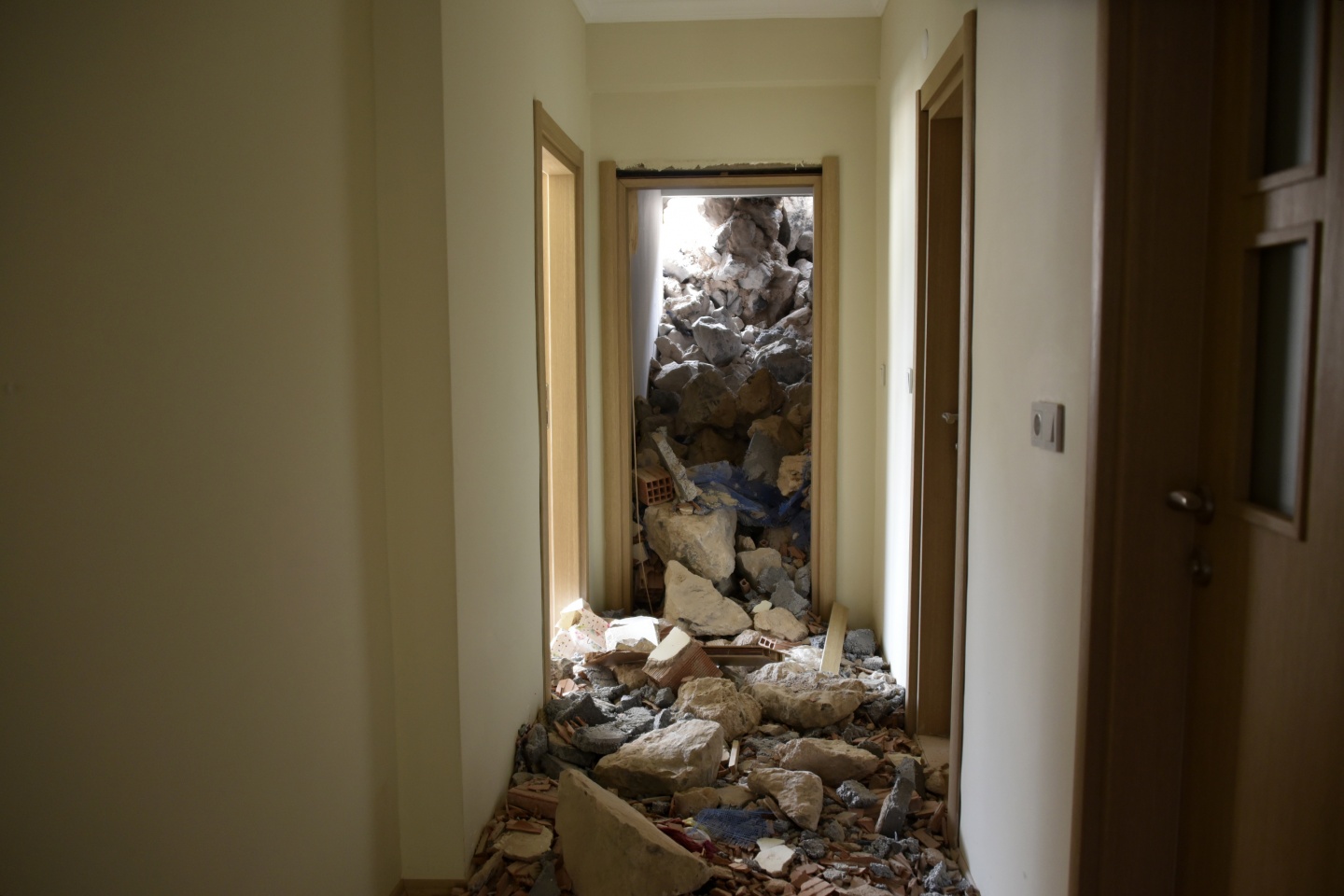 Felaketin boyutları gün ışıyınca ortaya çıktı 9