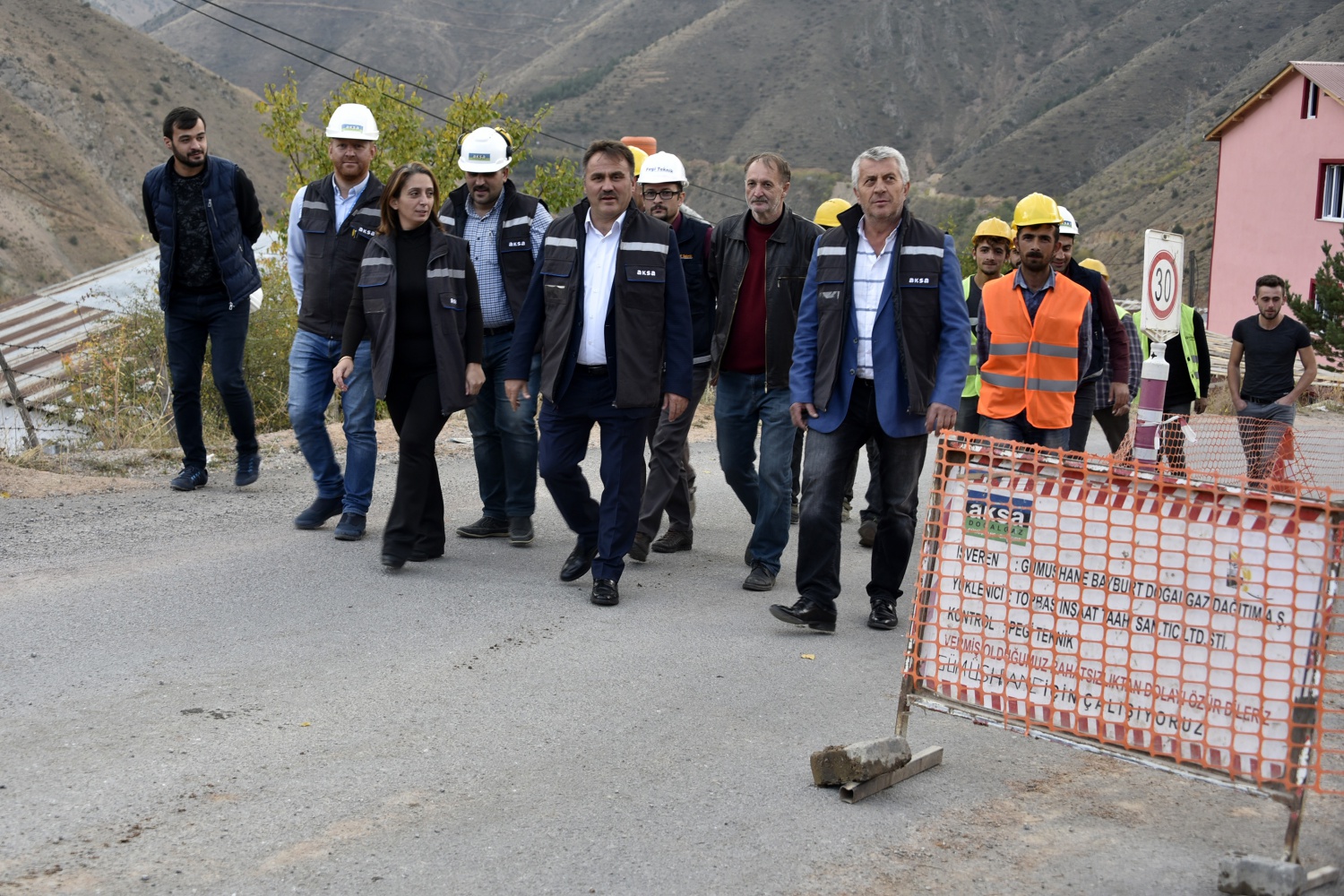 Akçakale’ye doğalgaz için ilk kazma vuruldu 2