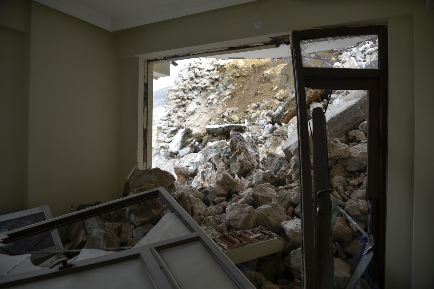 Felaketin boyutları gün ışıyınca ortaya çıktı 12