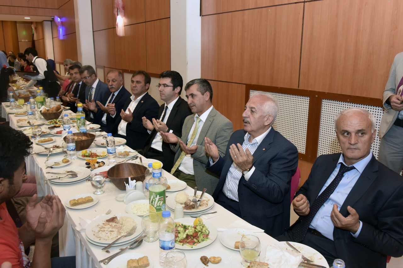 Gümüşhane'deki göçmenler iftar yemeğinde buluştu 9