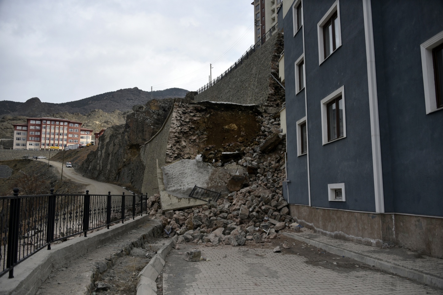 Felaketin boyutları gün ışıyınca ortaya çıktı 15