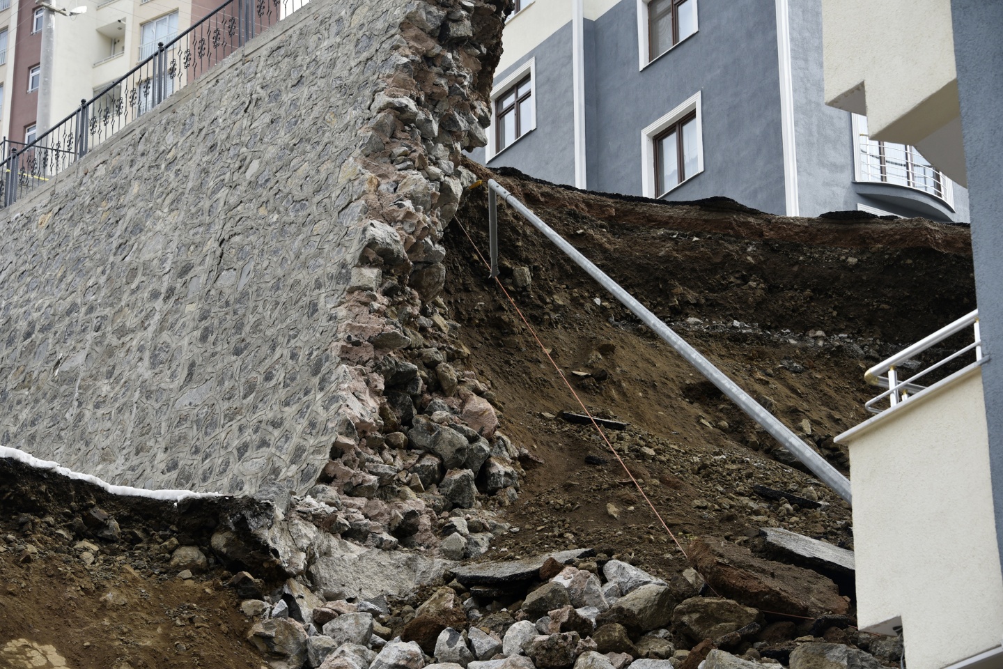 Felaketin boyutları gün ışıyınca ortaya çıktı 19