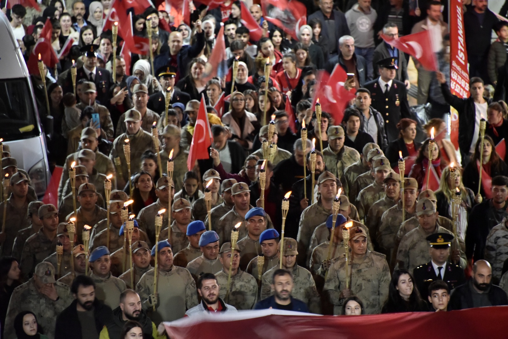 Gümüşhane’de fener alayı yürüyüşü gerçekleştirildi   32
