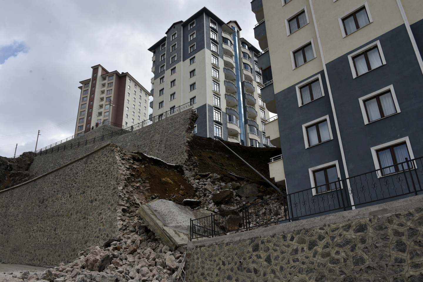Felaketin boyutları gün ışıyınca ortaya çıktı 29