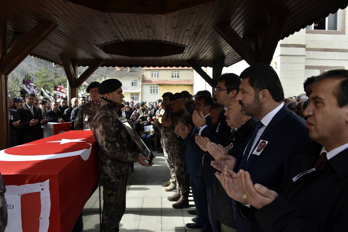 Gümüşhane şehidini gözyaşlarıyla uğurladı 24