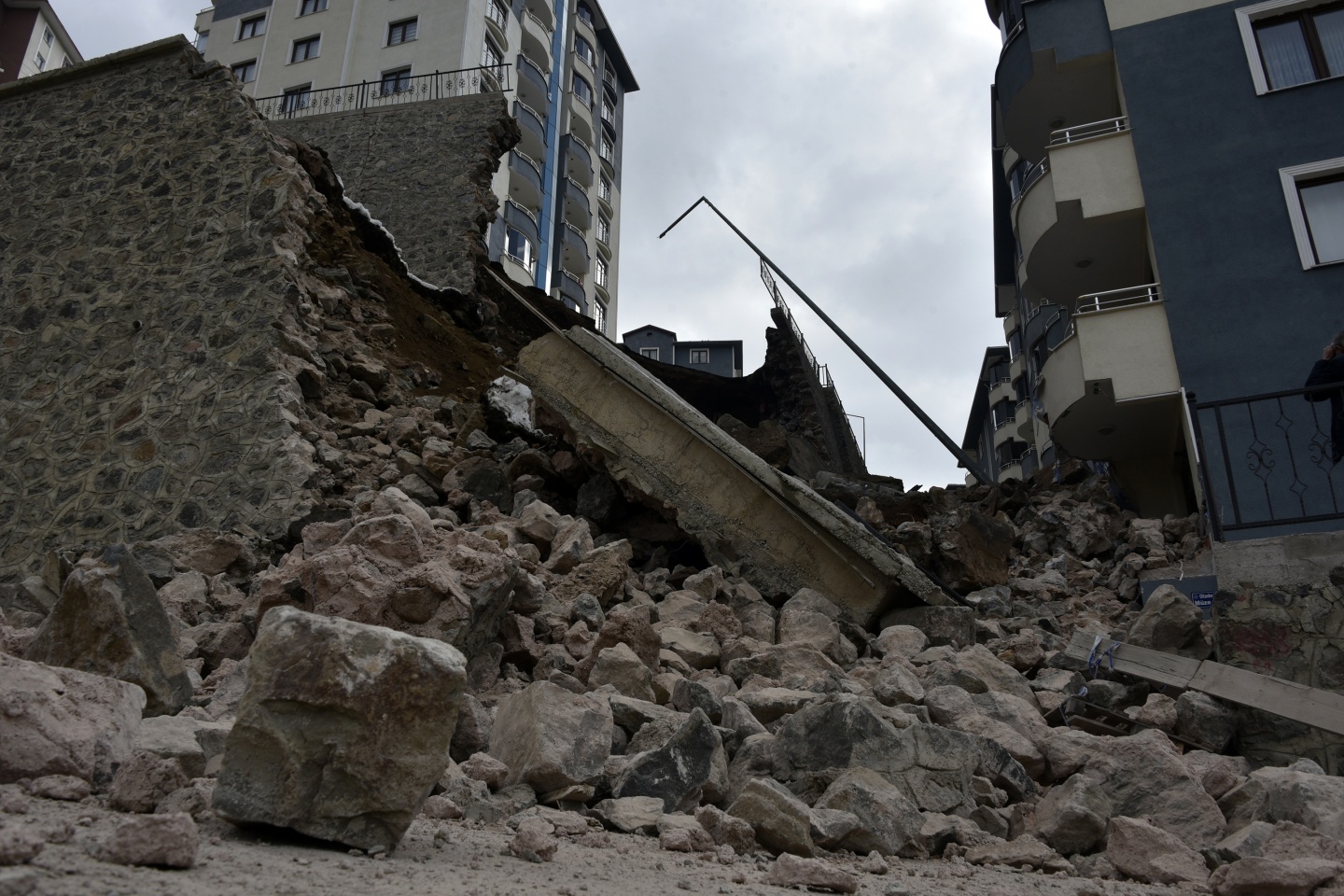 Felaketin boyutları gün ışıyınca ortaya çıktı 32