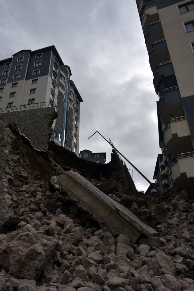 Felaketin boyutları gün ışıyınca ortaya çıktı 25