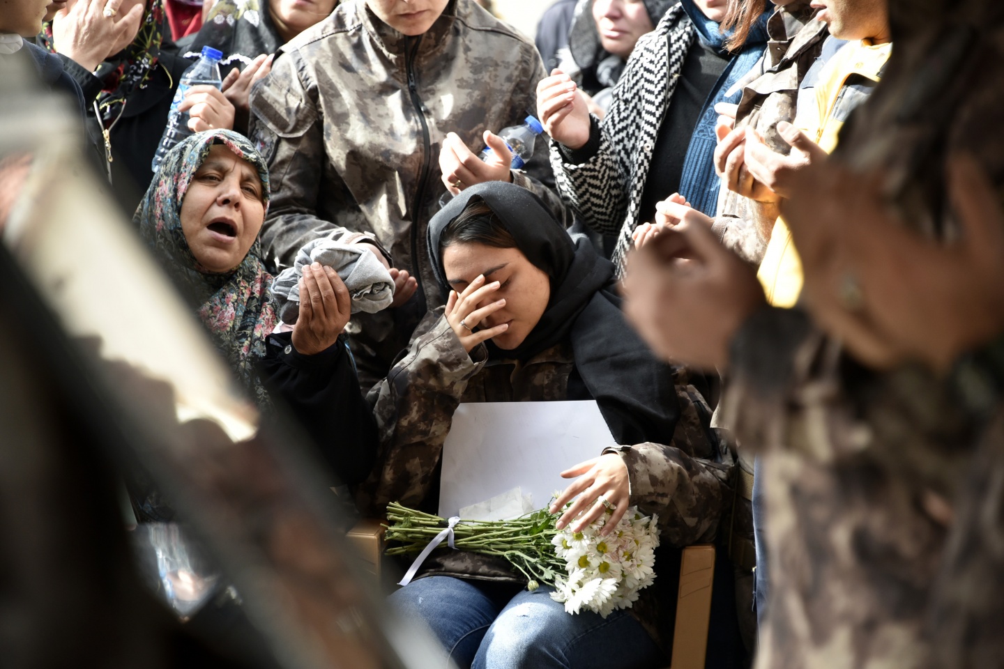 Gümüşhane şehidini gözyaşlarıyla uğurladı 27