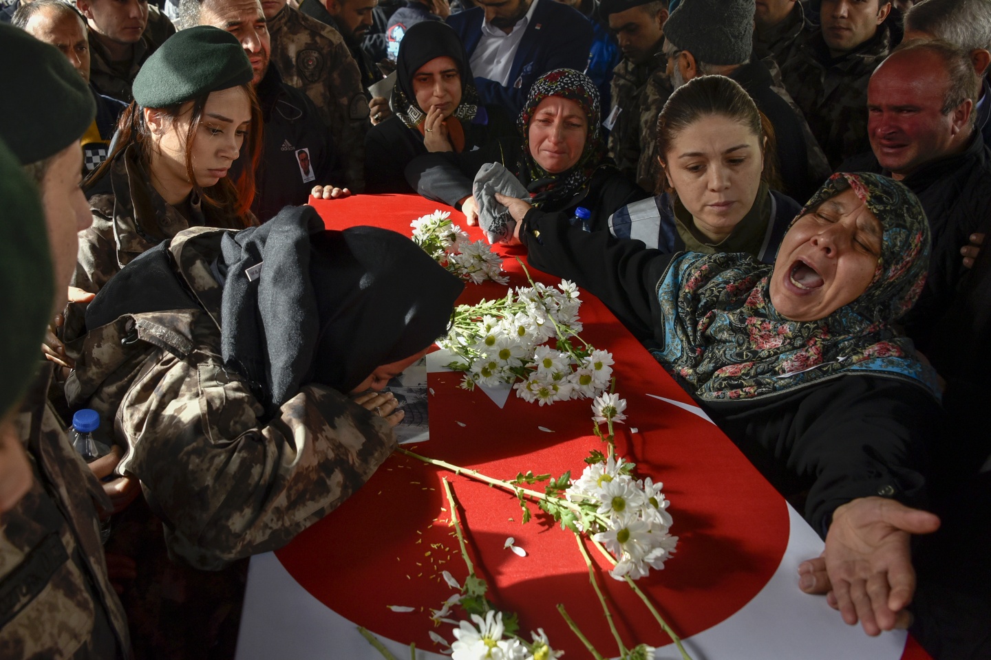 Gümüşhane şehidini gözyaşlarıyla uğurladı 26