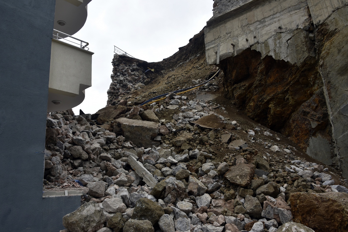 Felaketin boyutları gün ışıyınca ortaya çıktı 28